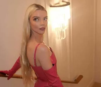 Anya Taylor-Joy / Anya Taylor Joy / anyataylorjoy nude photo #0749