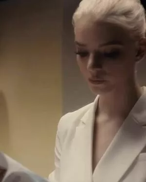 Anya Taylor-Joy / Anya Taylor Joy / anyataylorjoy nude photo #0787