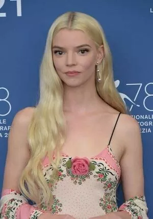 Anya Taylor-Joy / Anya Taylor Joy / anyataylorjoy nude photo #0803