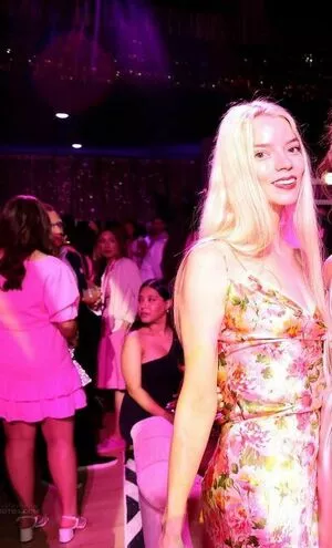 Anya Taylor-Joy / Anya Taylor Joy / anyataylorjoy nude photo #0823