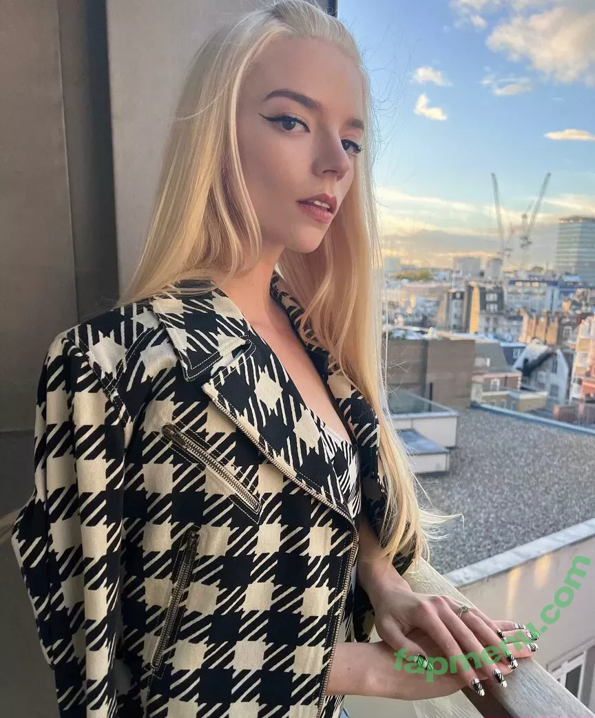 Anya Taylor-Joy nude photo #0472 (Anya Taylor Joy / anyataylorjoy)