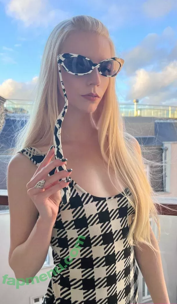 Anya Taylor-Joy nude photo #0482 (anyataylorjoy)