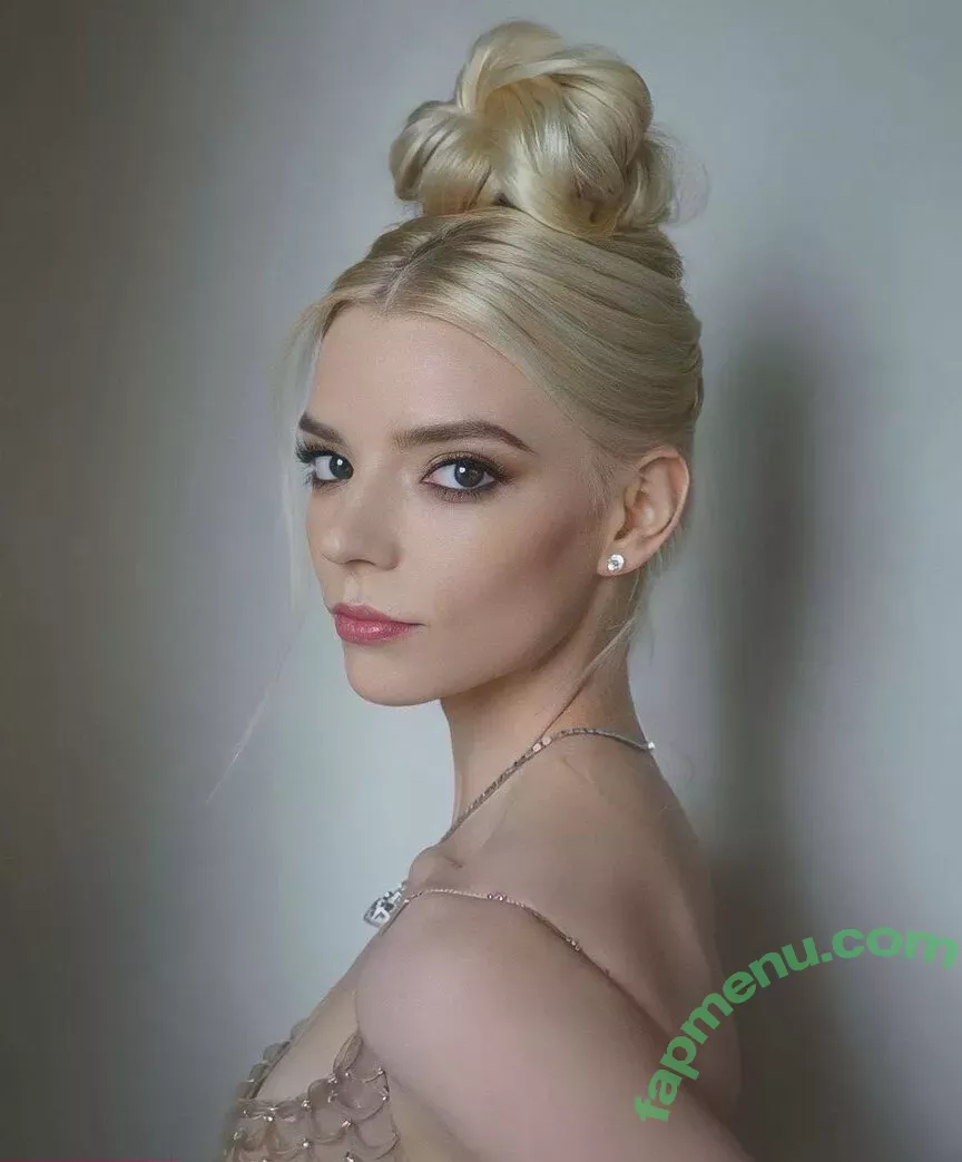 Anya Taylor-Joy nude photo #0644 (Anya Taylor Joy / anyataylorjoy)
