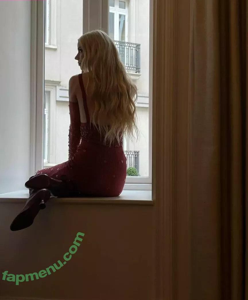 Anya Taylor-Joy nude photo #0819 (Anya Taylor Joy / anyataylorjoy)