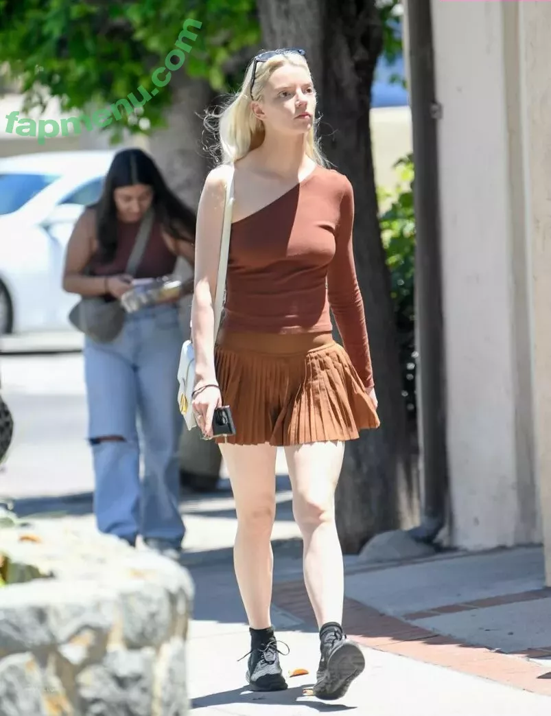 Anya Taylor-Joy nude photo #0829 (Anya Taylor Joy / anyataylorjoy)