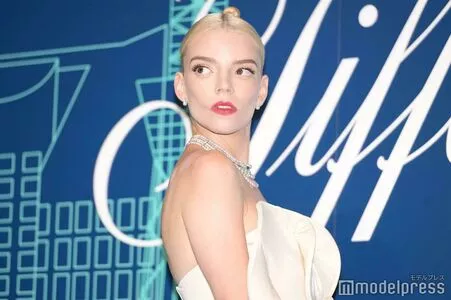Anya Taylor-Joy / Anya Taylor Joy / anyataylorjoy nude photo #1004