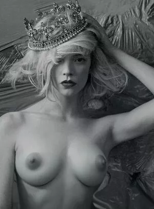 Anya Taylor-Joy / Anya Taylor Joy / anyataylorjoy nude photo #1017