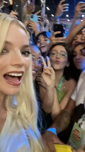 Anya Taylor-Joy / anyataylorjoy nude photo #1153