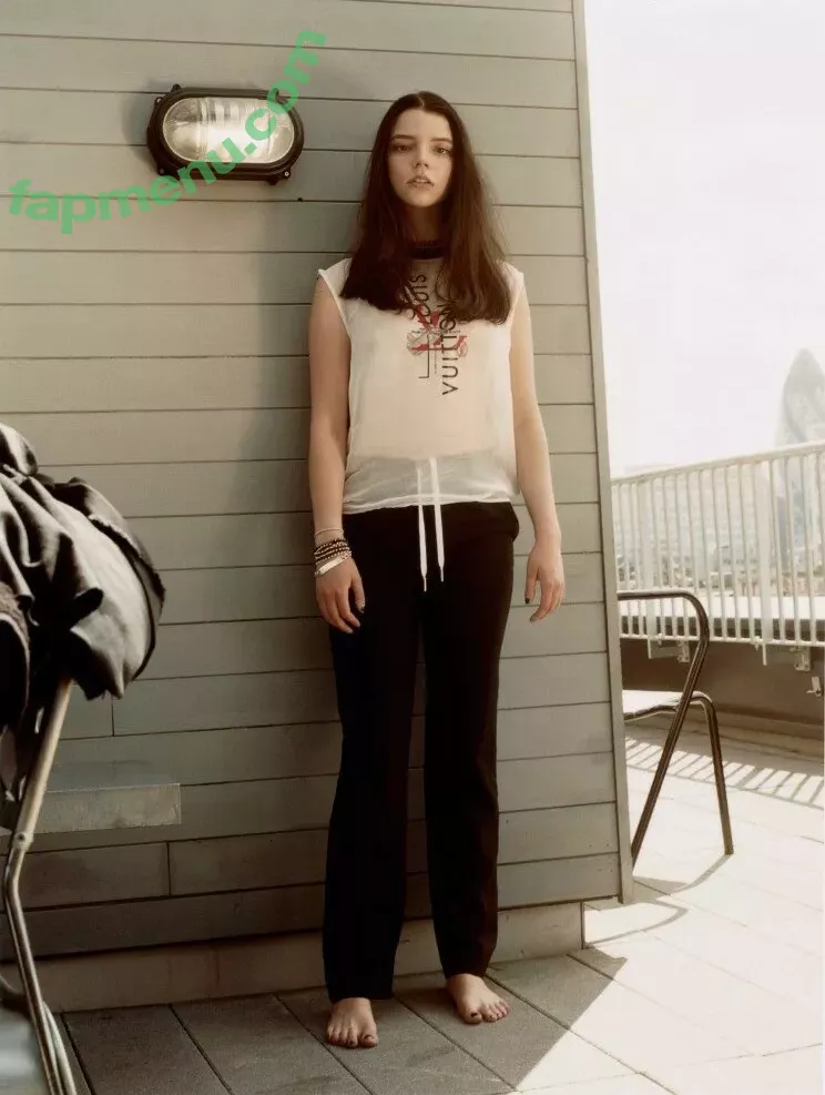 Anya Taylor-Joy nude photo #1055 (anyataylorjoy)