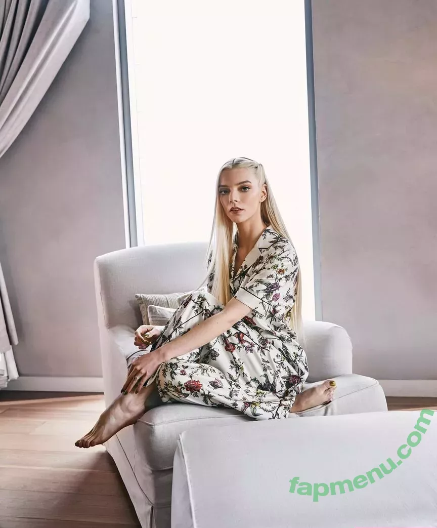 Anya Taylor-Joy nude photo #1058 (anyataylorjoy)