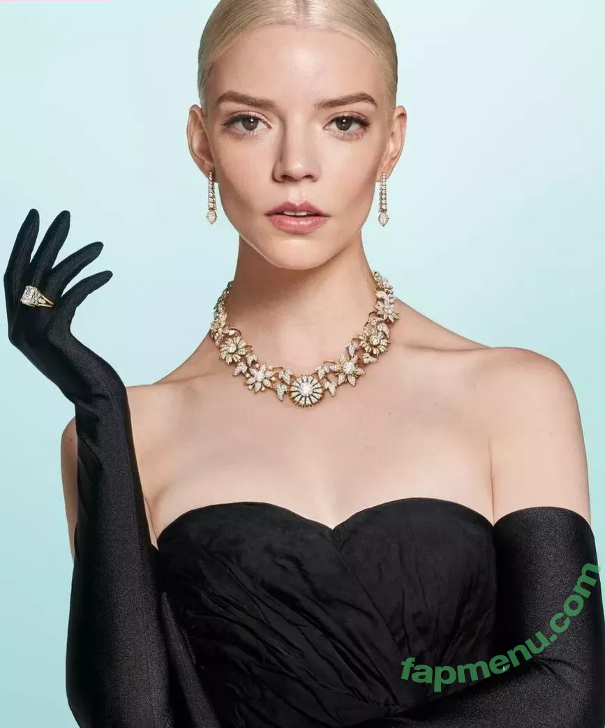 Anya Taylor-Joy nude photo #1072 (anyataylorjoy)