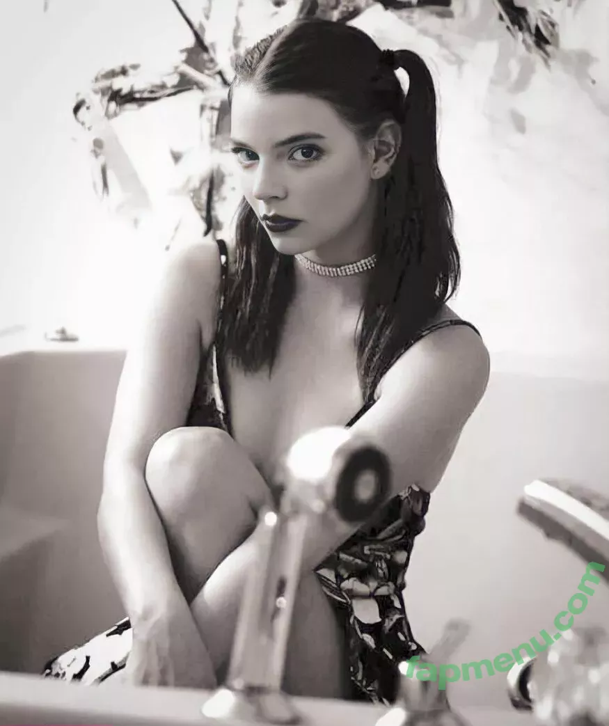 Anya Taylor-Joy nude photo #1119 (anyataylorjoy)
