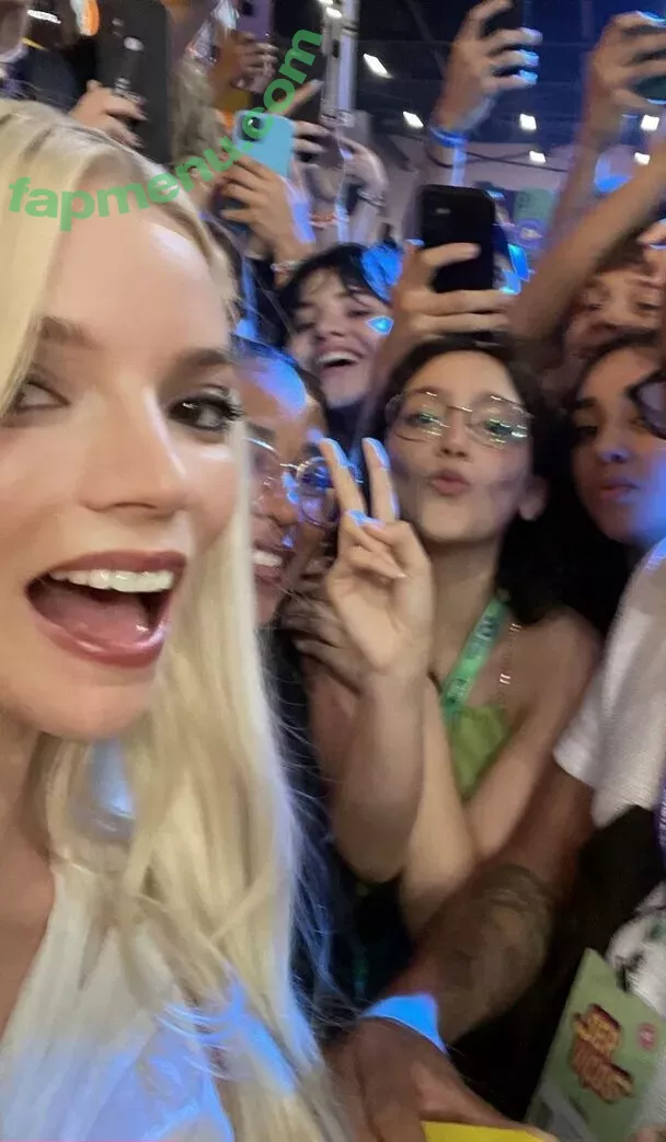 Anya Taylor-Joy nude photo #1153 (anyataylorjoy)