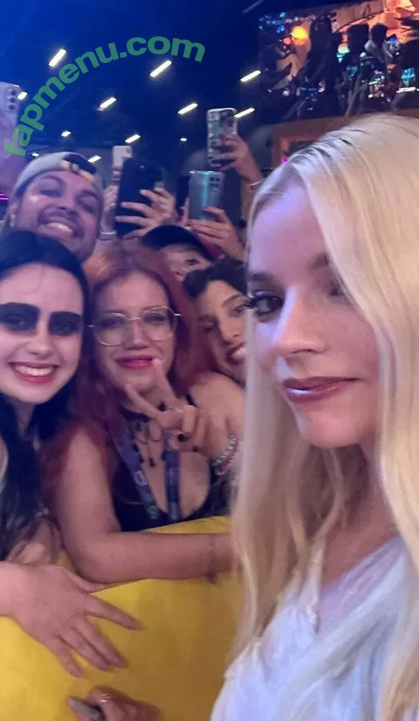 Anya Taylor-Joy nude photo #1156 (anyataylorjoy)