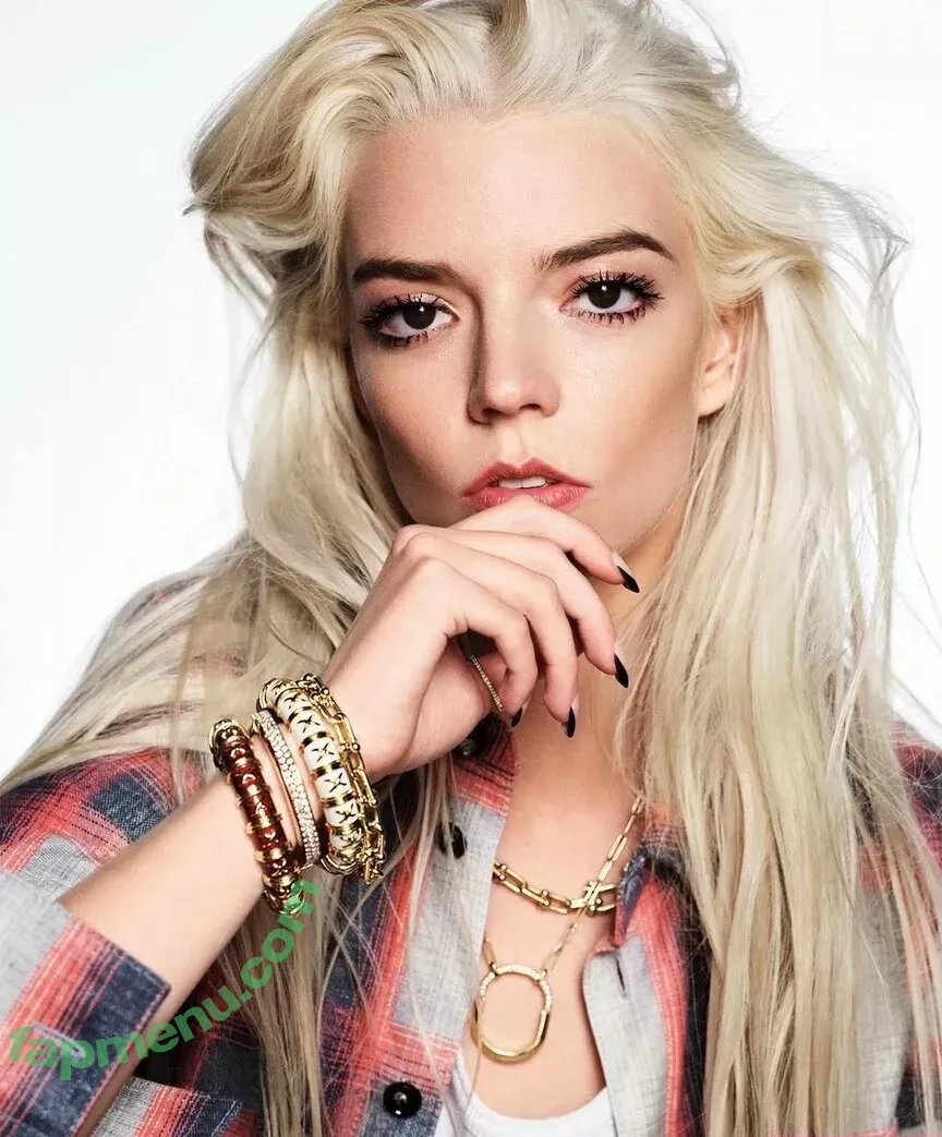 Anya Taylor-Joy nude photo #1163 (anyataylorjoy)