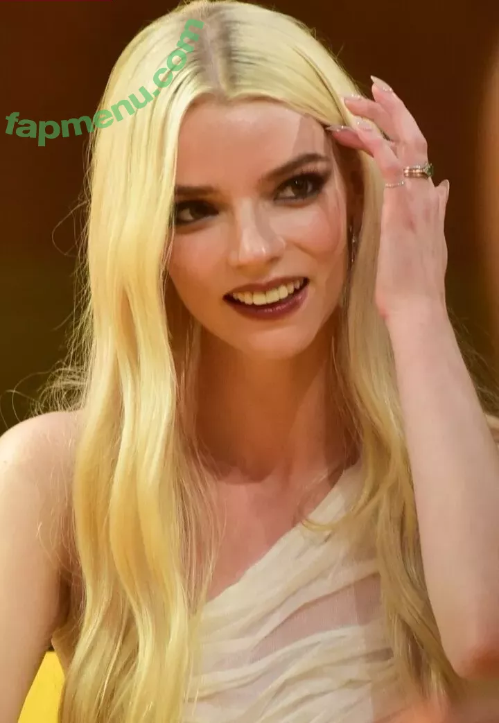 Anya Taylor-Joy nude photo #1166 (anyataylorjoy)
