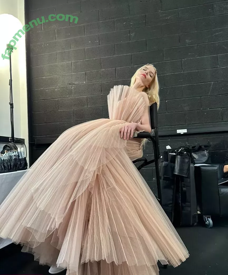 Anya Taylor-Joy nude photo #1241 (anyataylorjoy)