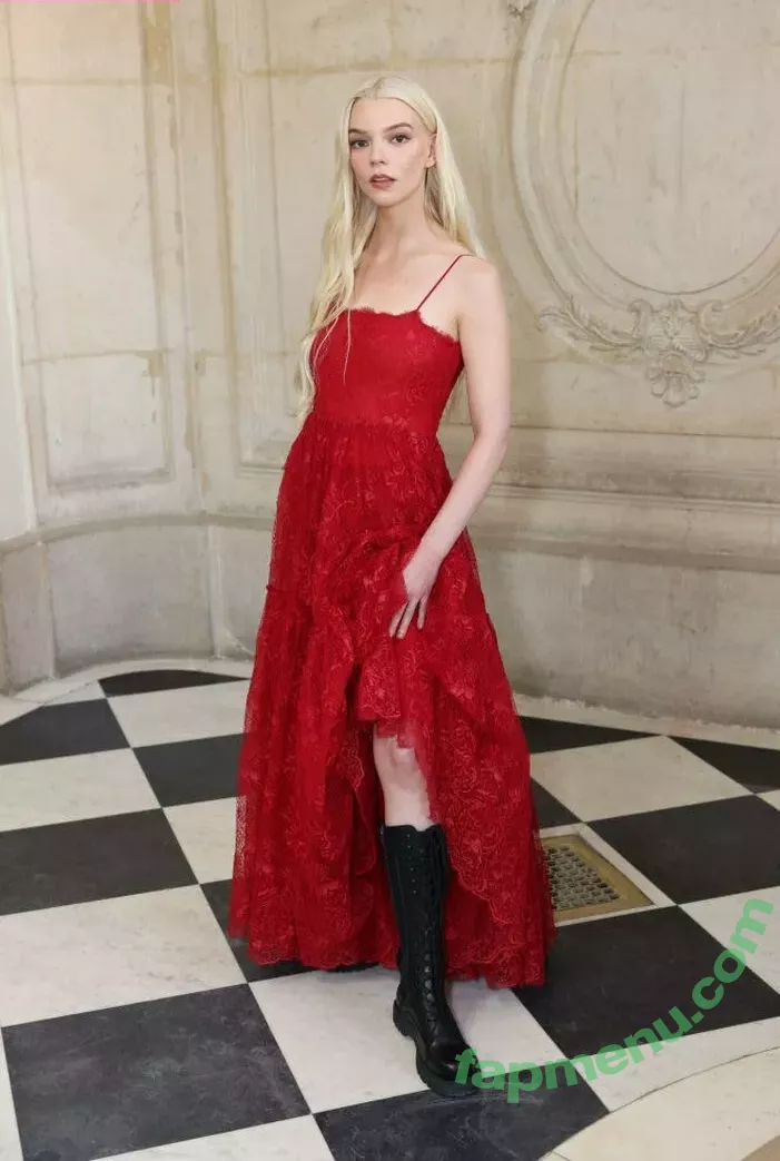 Anya Taylor-Joy nude photo #1298 (anyataylorjoy)