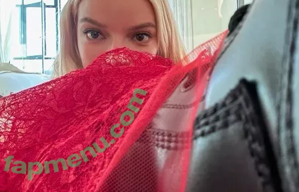 Anya Taylor-Joy nude photo #1301 (anyataylorjoy)