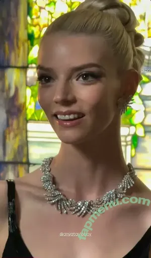 Anya Taylor-Joy / Anya Taylor Joy / anyataylorjoy nude photo #3397