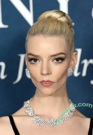 Anya Taylor-Joy / Anya Taylor Joy / anyataylorjoy nude photo #3400