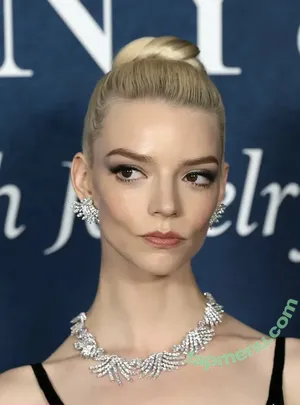 Anya Taylor-Joy / Anya Taylor Joy / anyataylorjoy nude photo #3401