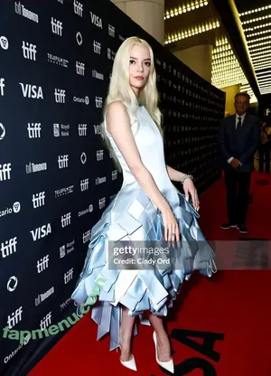 Anya Taylor-Joy / anyataylorjoy / owlicats nude photo #3491