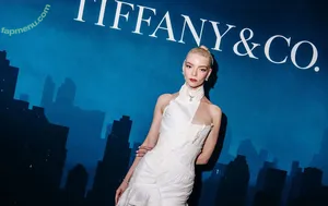 Anya Taylor-Joy / anyataylorjoy nude photo #3595