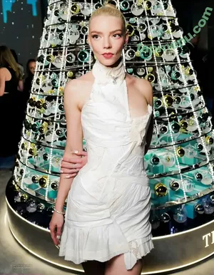 Anya Taylor-Joy / anyataylorjoy nude photo #3605