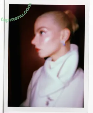 Anya Taylor-Joy / anyataylorjoy nude photo #3612