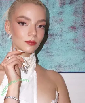 Anya Taylor-Joy / anyataylorjoy nude photo #3613