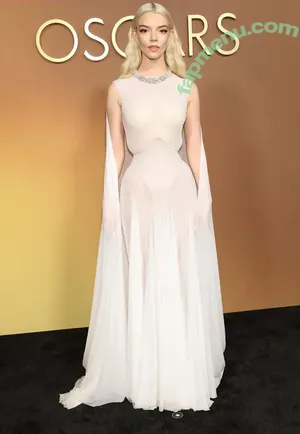 Anya Taylor-Joy / anyataylorjoy nude photo #3634