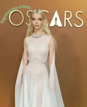 Anya Taylor-Joy / anyataylorjoy nude photo #3635