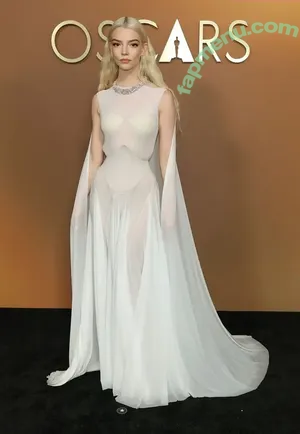 Anya Taylor-Joy / anyataylorjoy nude photo #3642
