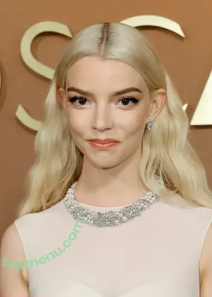 Anya Taylor-Joy / anyataylorjoy nude photo #3645