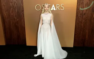 Anya Taylor-Joy / anyataylorjoy nude photo #3656