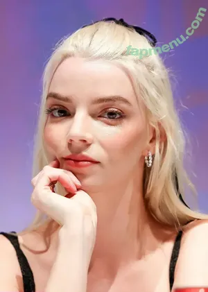 Anya Taylor-Joy / anyataylorjoy nude photo #3673