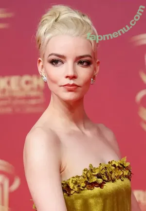 Anya Taylor-Joy / anyataylorjoy nude photo #3684