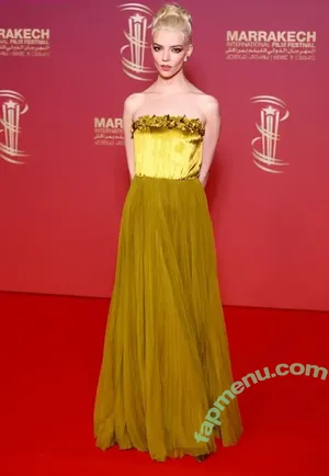 Anya Taylor-Joy / anyataylorjoy nude photo #3694