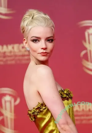 Anya Taylor-Joy / anyataylorjoy nude photo #3695