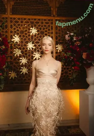Anya Taylor-Joy / anyataylorjoy nude photo #3703