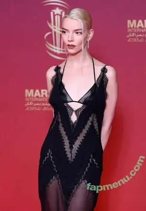 Anya Taylor-Joy / anyataylorjoy nude photo #3739