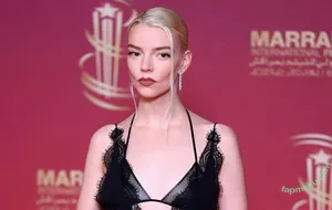Anya Taylor-Joy / anyataylorjoy nude photo #3742