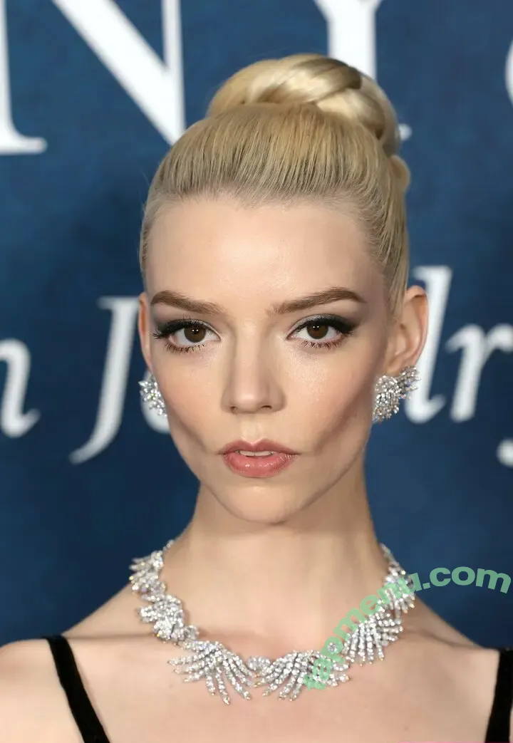 Anya Taylor-Joy nude photo #3400 (Anya Taylor Joy / anyataylorjoy)