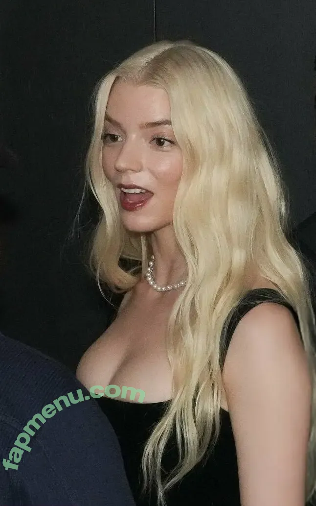 Anya Taylor-Joy nude photo #3486 (anyataylorjoy / owlicats)