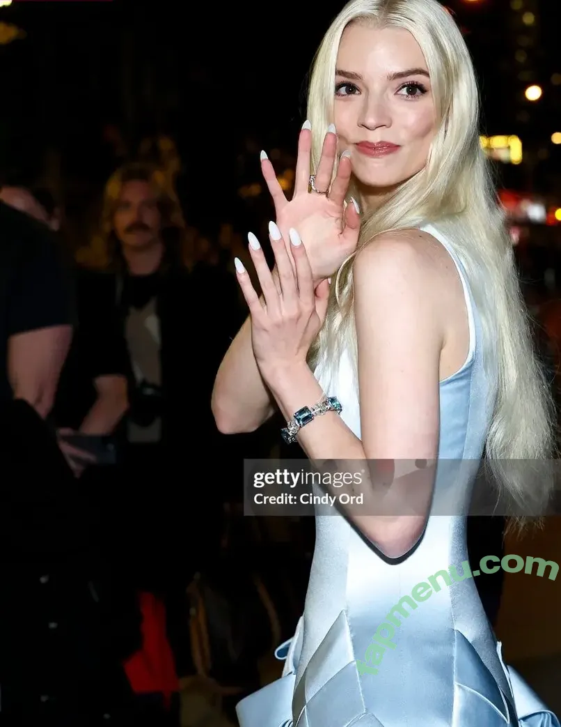 Anya Taylor-Joy nude photo #3492 (anyataylorjoy / owlicats)