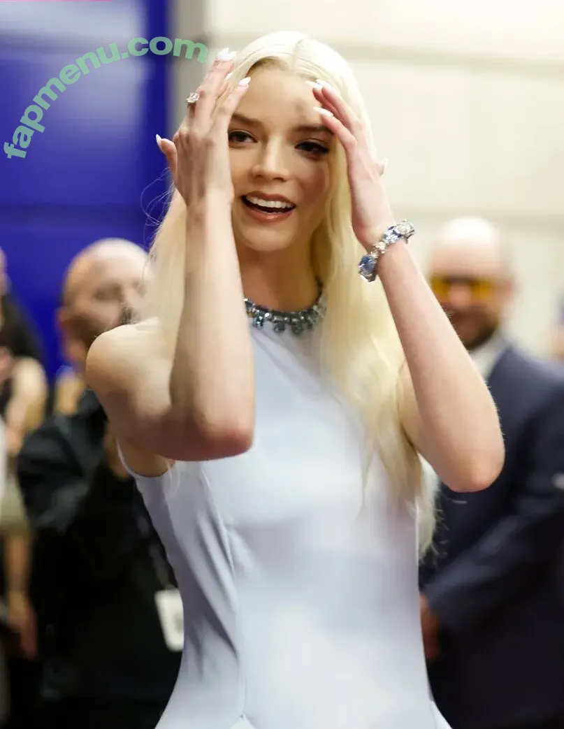 Anya Taylor-Joy nude photo #3494 (anyataylorjoy / owlicats)