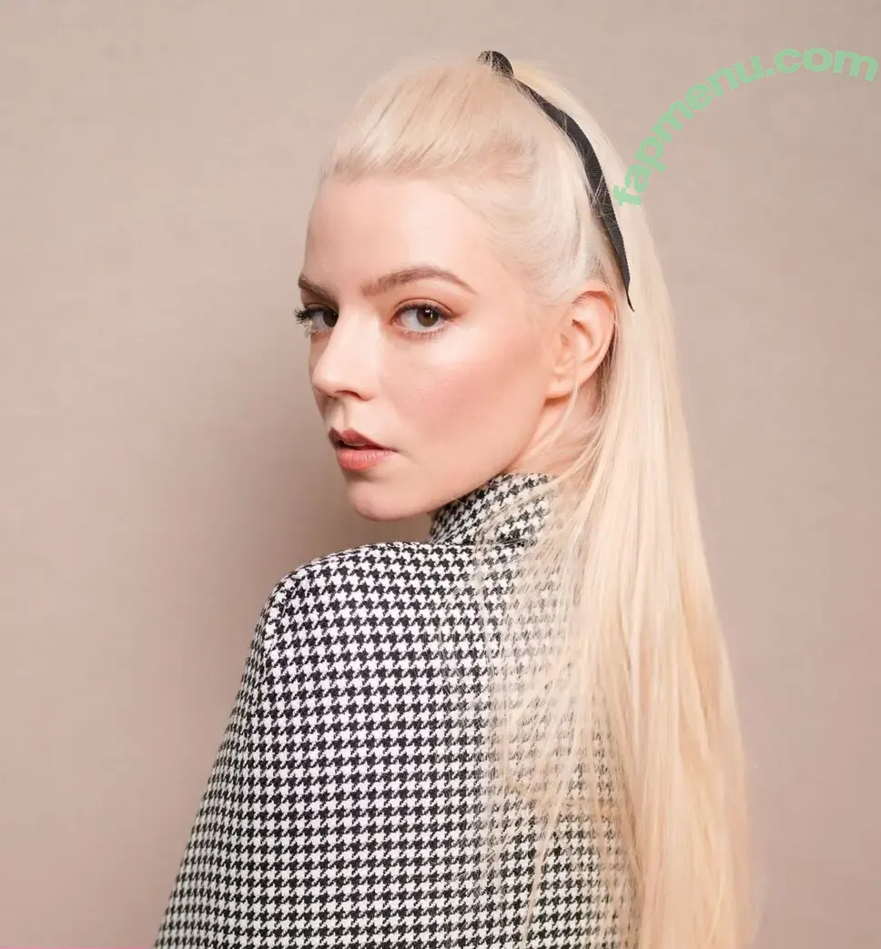 Anya Taylor-Joy nude photo #3504 (anyataylorjoy / owlicats)