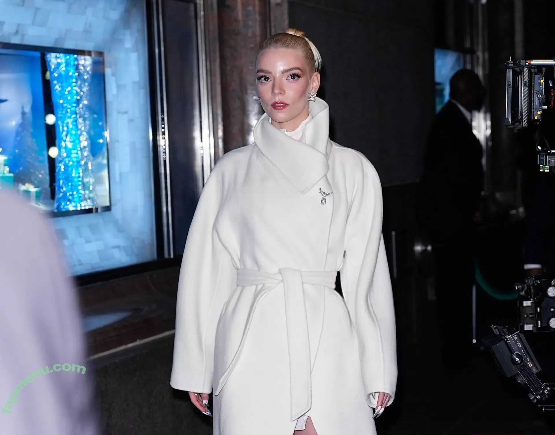 Anya Taylor-Joy nude photo #3548 (anyataylorjoy / owlicats)