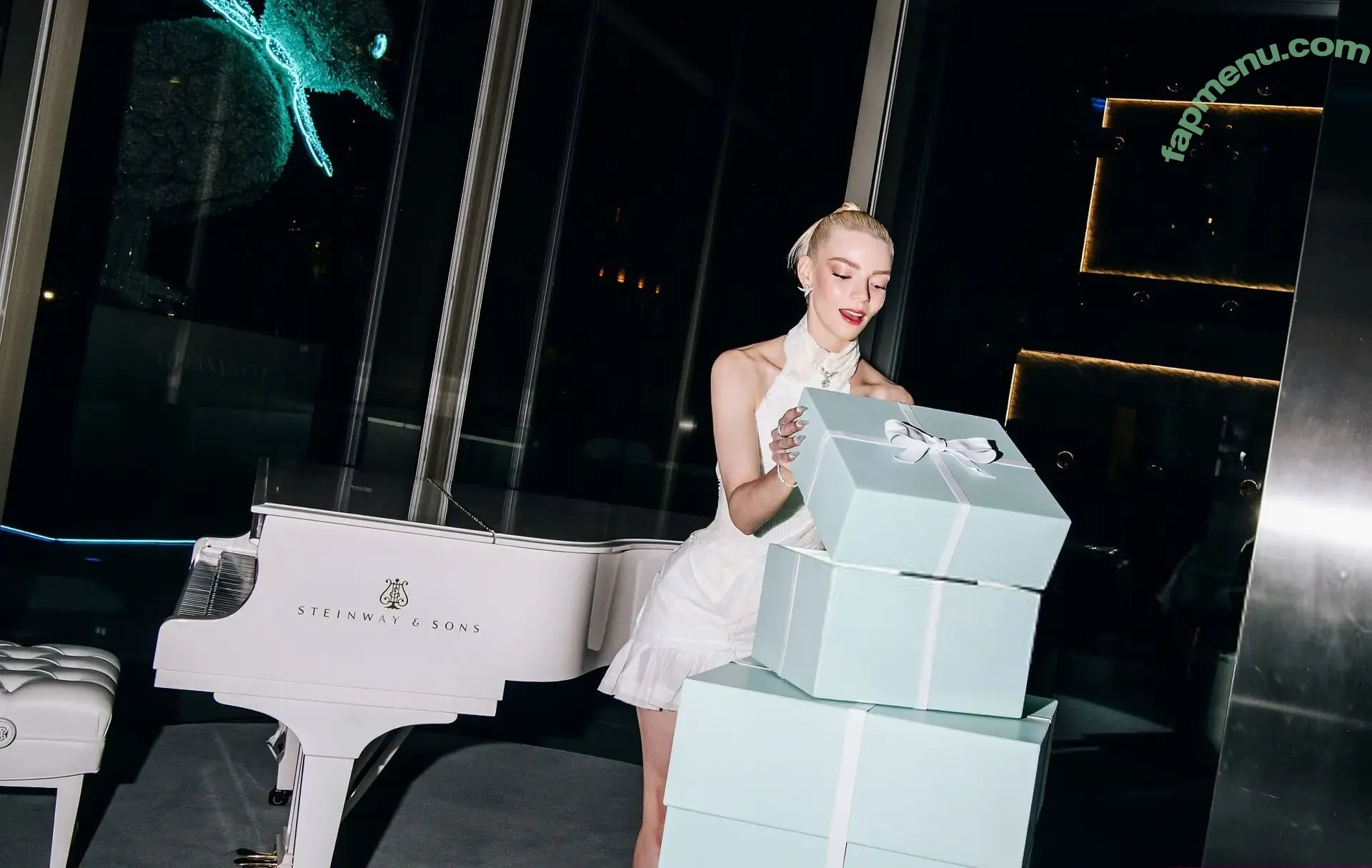 Anya Taylor-Joy nude photo #3581 (anyataylorjoy)